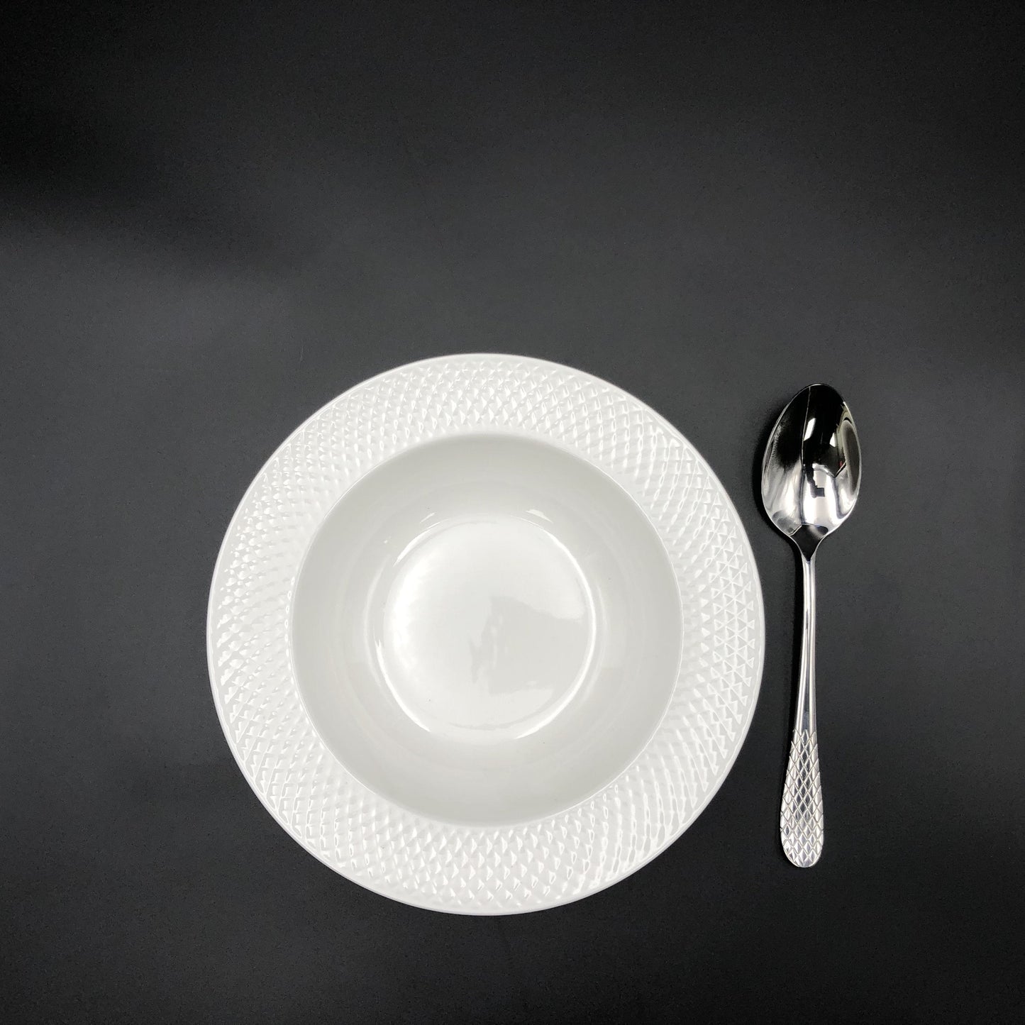 18 Piece Set- 6 Porcelain Deep Plate Dinnerware/ 6 Dinner Plates/ 6 Dinner Spoons